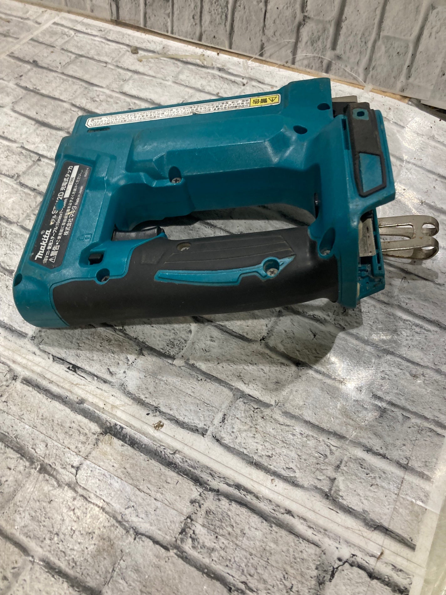 ☆マキタ(makita) RT線専用コードレスタッカ ST112DZ ステープルRT線