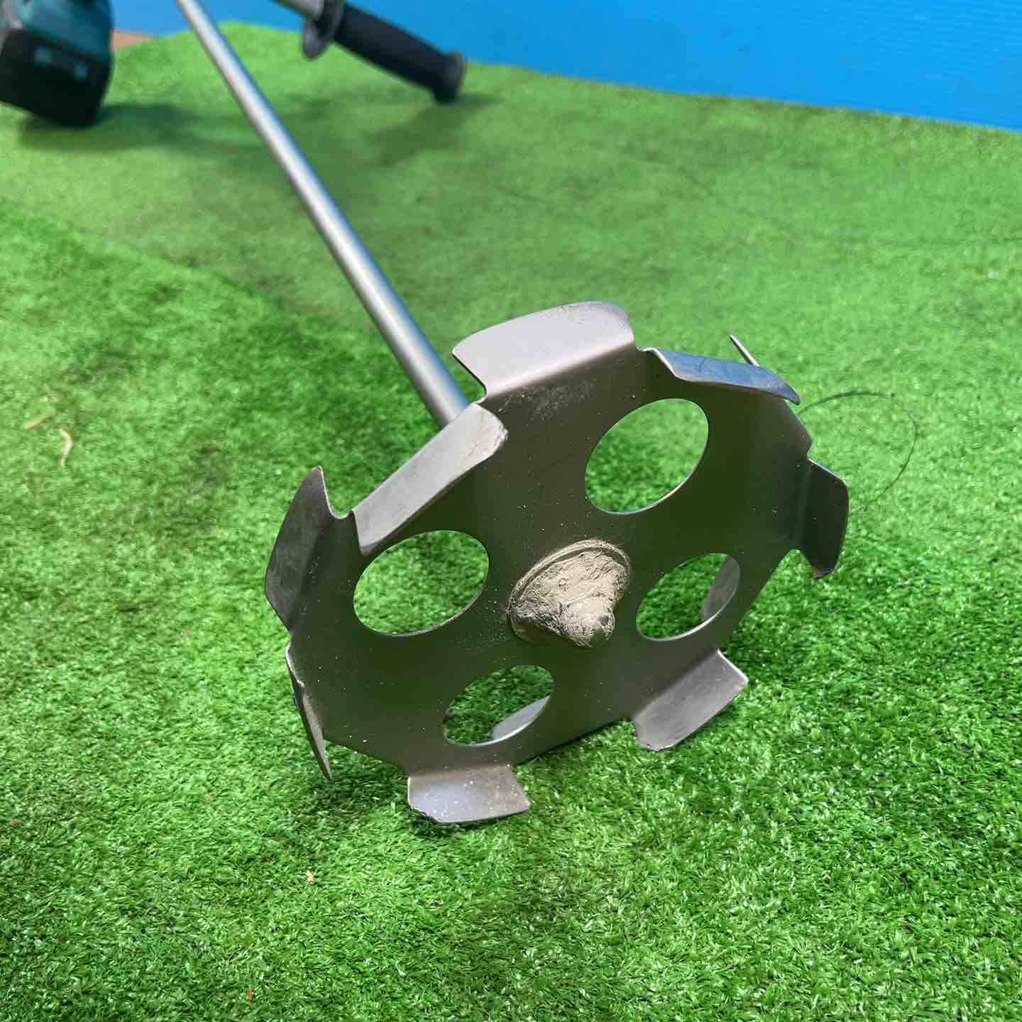 ☆マキタ(makita) コードレスかくはん機 UT130DZ【岩槻店】 – アクト