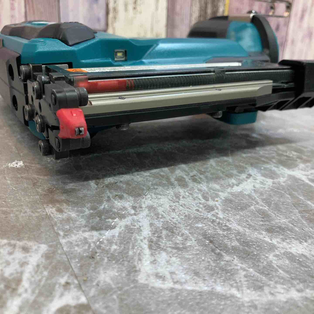 ★マキタ(makita) コードレスピンネイラ PT353DZK【八潮店】