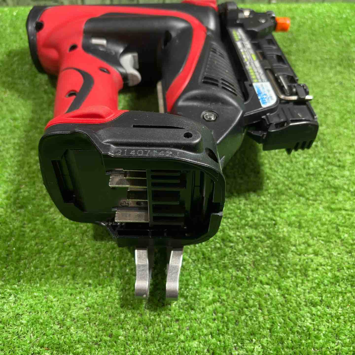 MAX マックス TJ-35P4-BC/1850A 充電式ピンネイラ【市川行徳店】【店頭取引限定】【中古】ITFMBWR7MBF8 マックス（MAX） 充電式ピンネイラ 18V TJ-35P4-BC/1850A (充電器JC