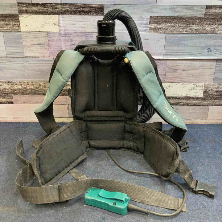 【中古品】☆マキタ(makita) コードレス背負い集じん機 VC260DZ ノズル無し肩紐破れあり【八潮店】