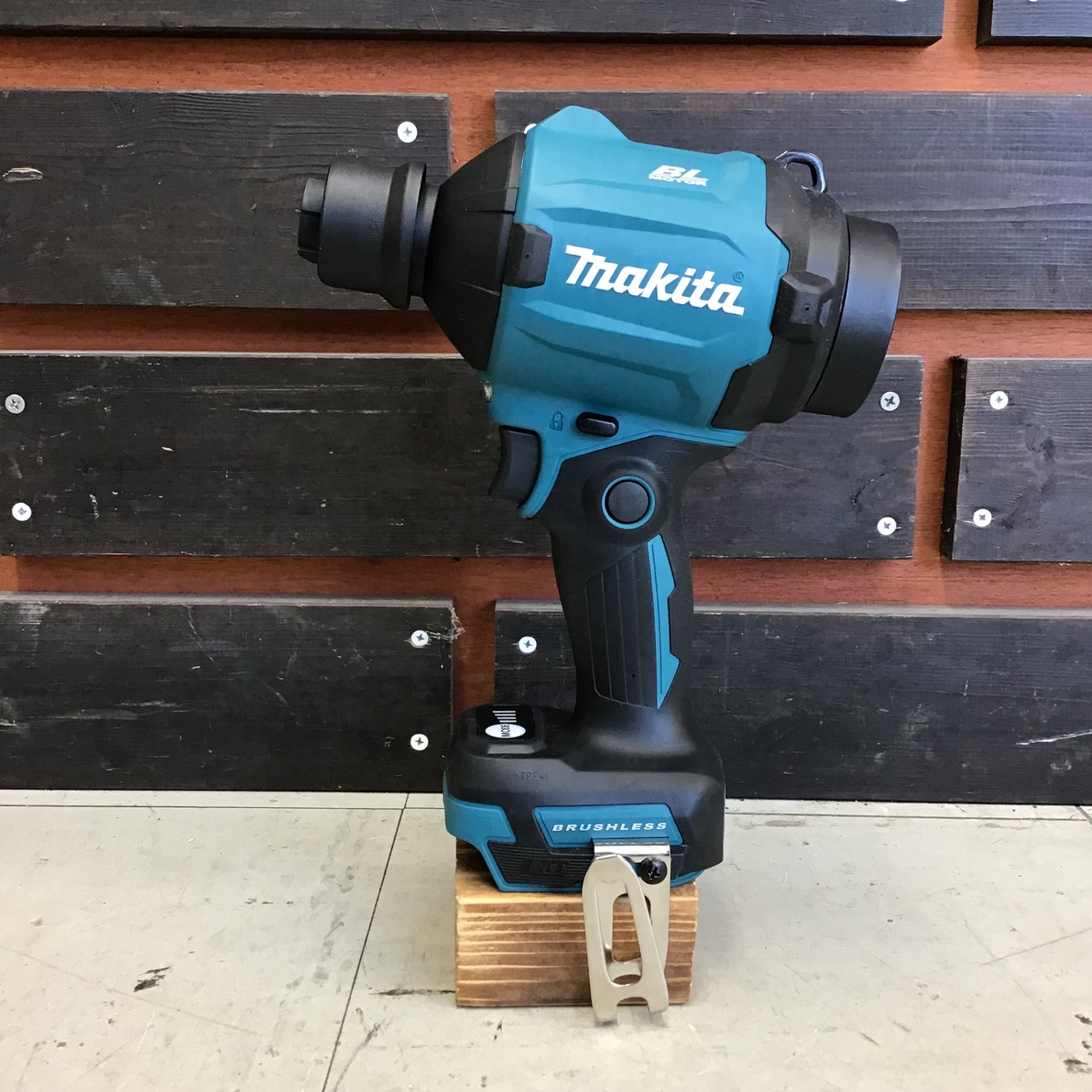 中古】 【動作OK】 【店頭引取限定】MAKITA（マキタ）エアダスタ