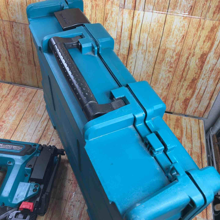 ★マキタ(makita) コードレスタッカー ST421DZK【川崎店】