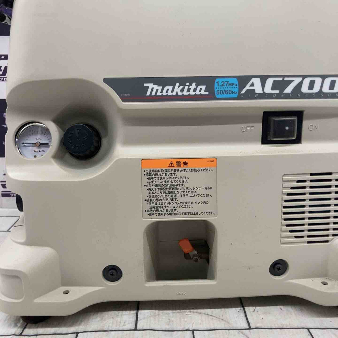 ★マキタ(makita) エアコンプレッサー AC700【所沢店】