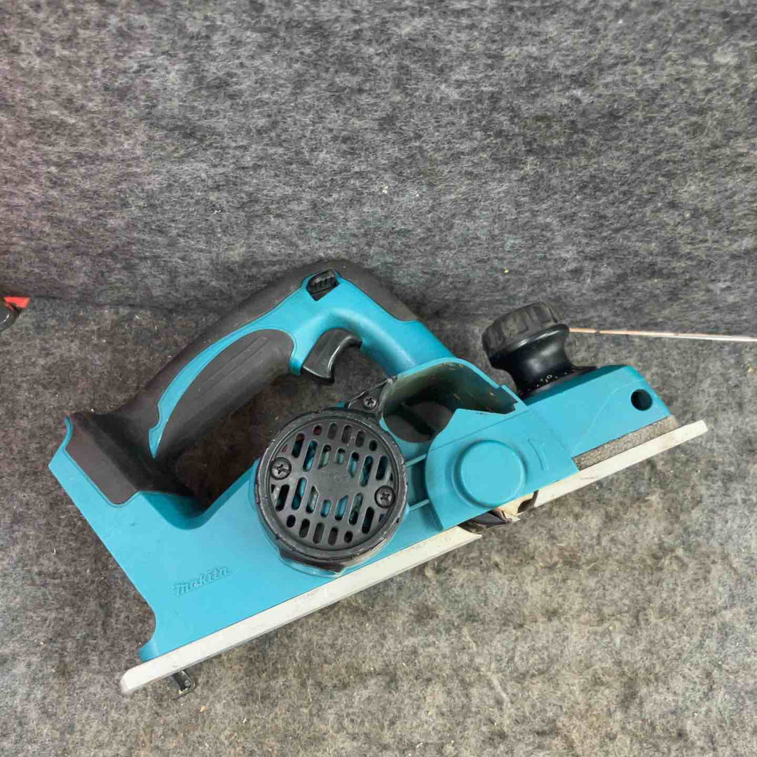 【現状品】★マキタ(makita) コードレスカンナ KP180DZ ノブが固く、深さ調節が出来ない【鴻巣店】