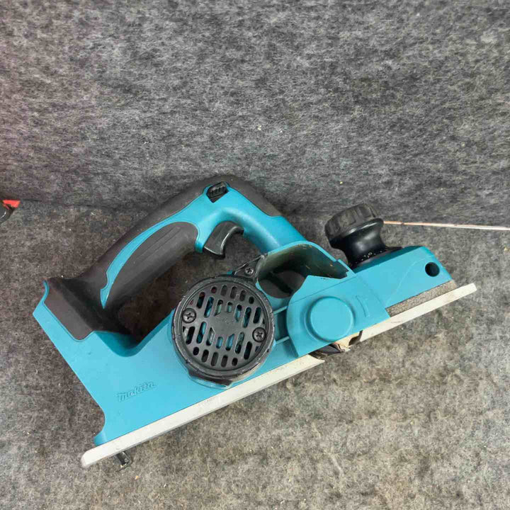 【現状品】★マキタ(makita) コードレスカンナ KP180DZ ノブが固く、深さ調節が出来ない【鴻巣店】