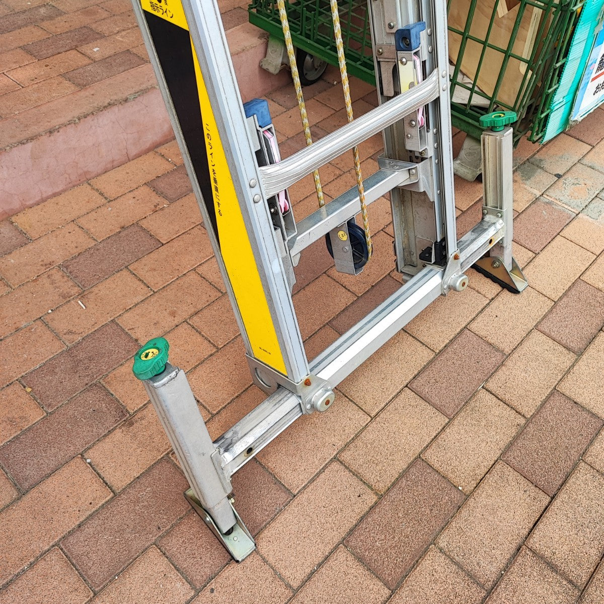 店頭受取り限定】◇ナカオ(NAKAO) 三連伸縮はしご ALT-8.3 軽太