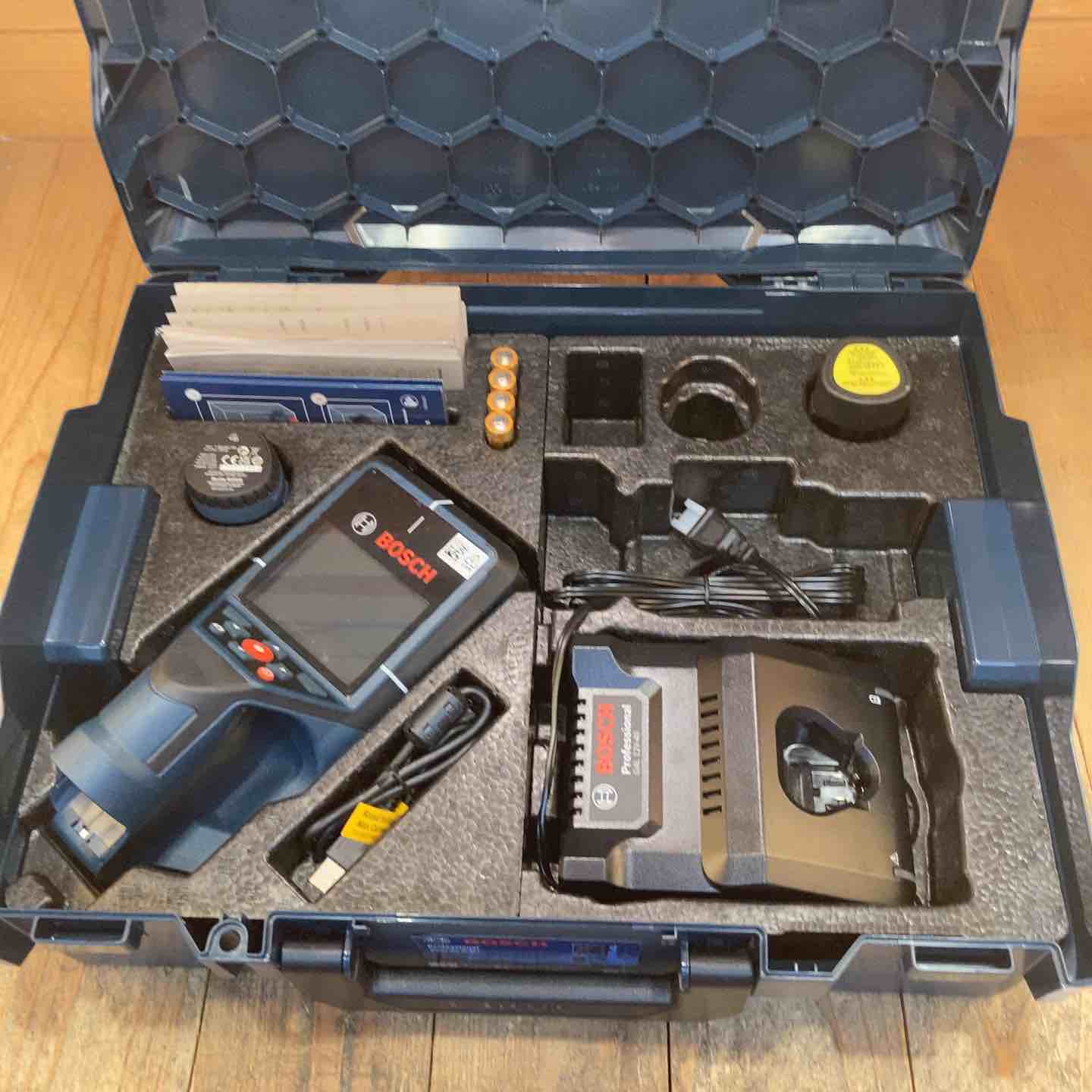 ボッシュ BOSCH D-tect200jp コンクリート探知機【市川行徳店】【店頭取引限定】【中古】管理番号：ITBJBX7T9BWX Amazon.co.jp: Bosch Professional(ボッシュ) コンクリート探知機