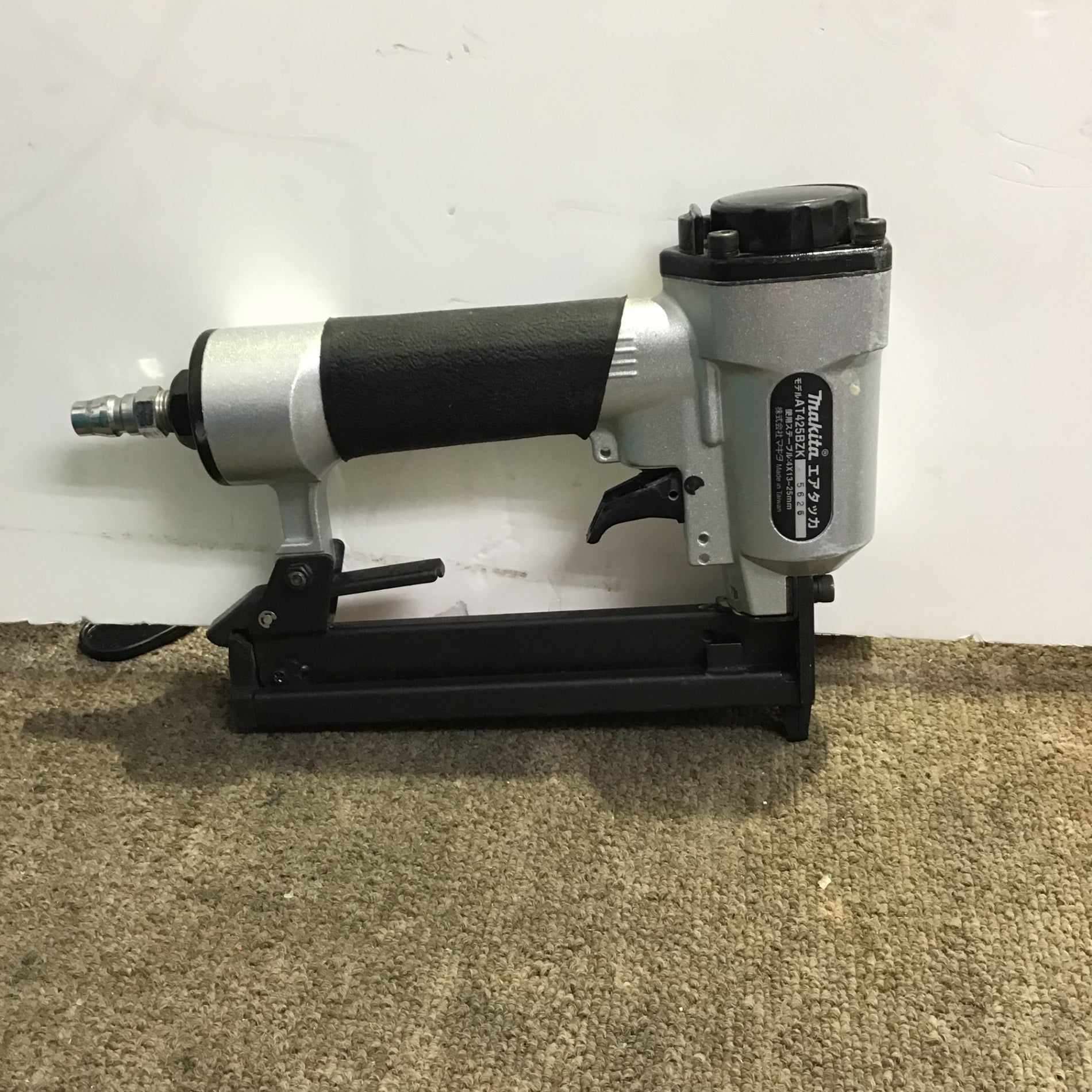 ☆マキタ(makita) 常圧エアタッカ AT425BZK【町田店】 – アクトツール ☆マキタ(makita) 常圧エアタッカ AT425BZK【町田店】 – アクトツール