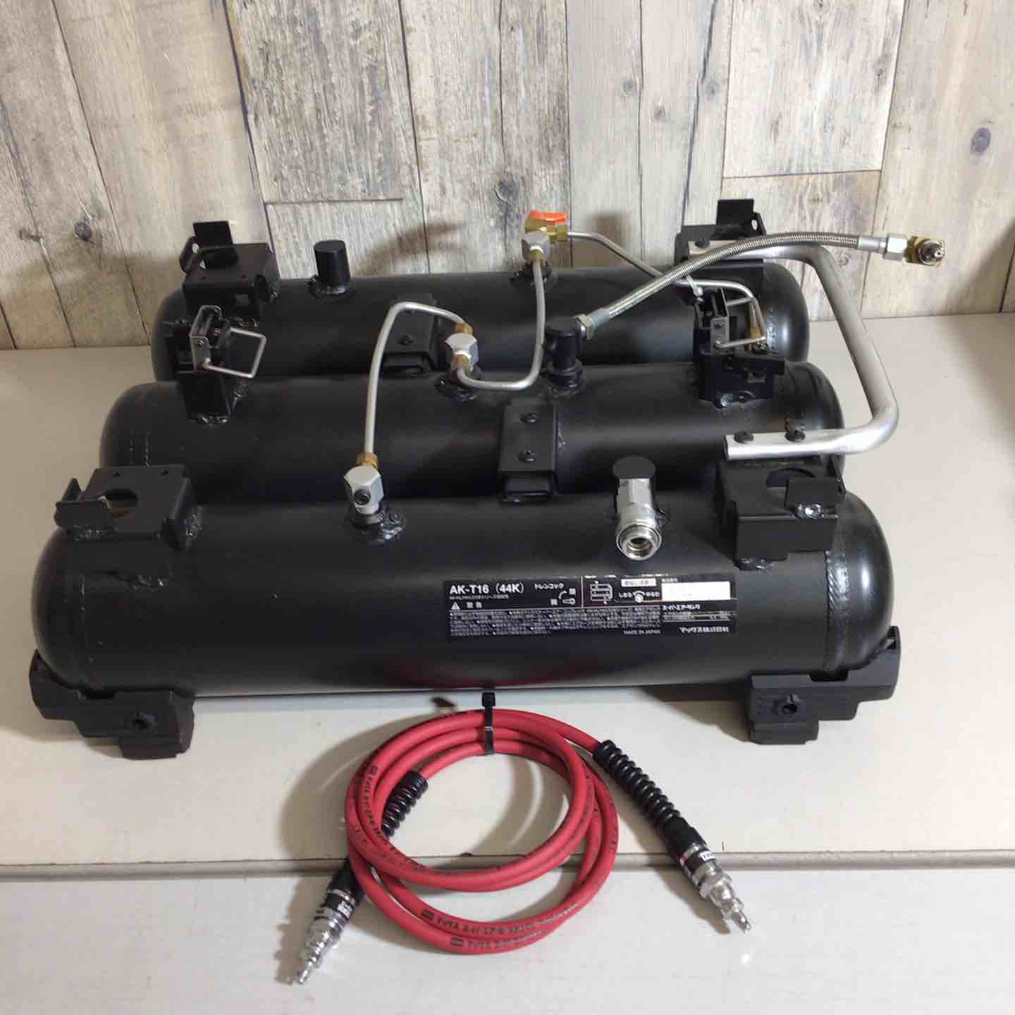 中古品】MAX AK-T16(44K) スーパーエアタンク 3連 サブタンク