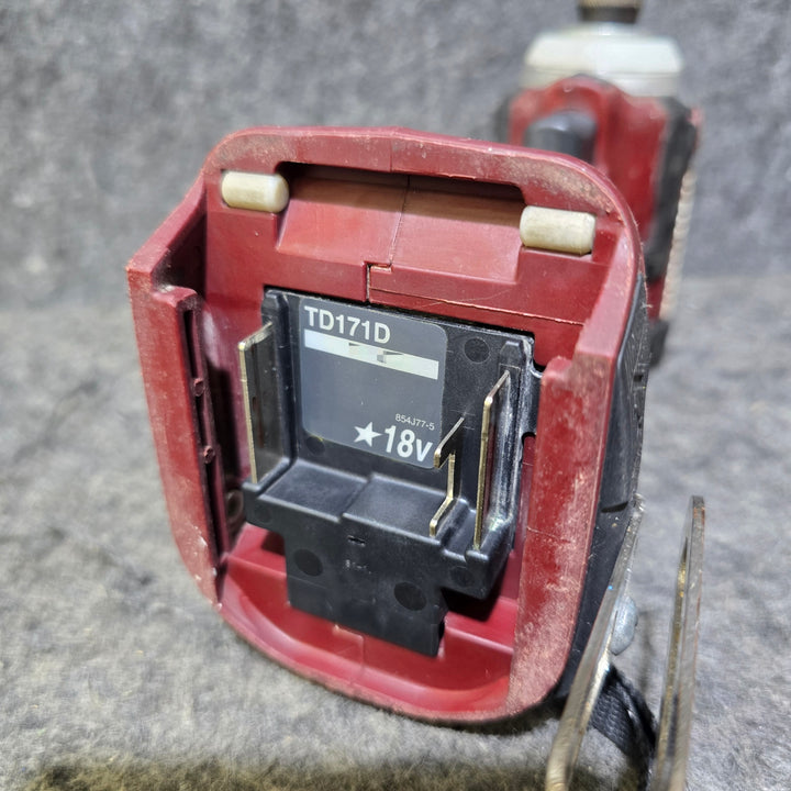 【中古品※手元ボタン使用不可】マキタ(makita) コードレスインパクトドライバー TD171DGXAR【桶川店】