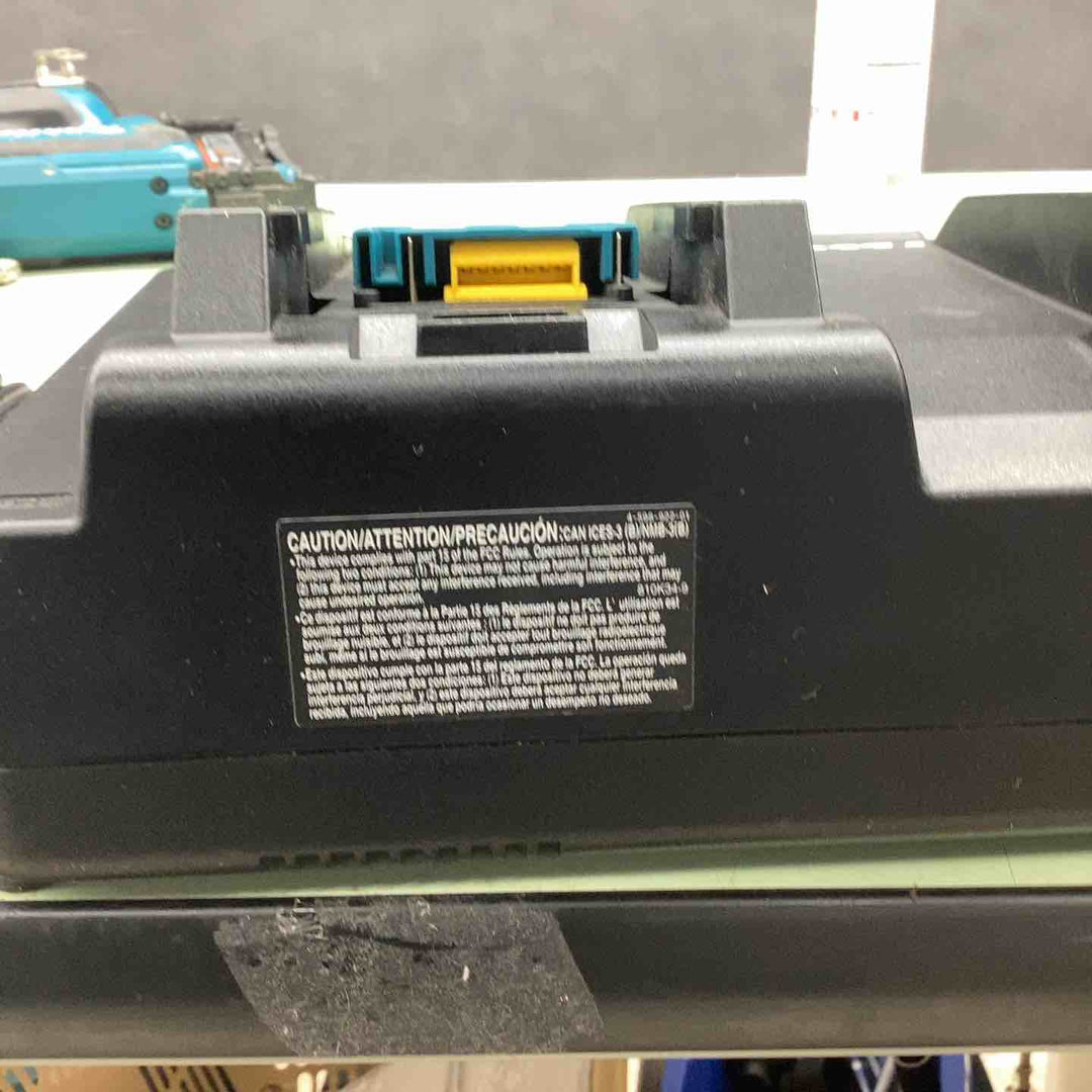 ★マキタ(makita) 2口急速充電器 DC18RD 海外製 問題なく使えます【越谷店】