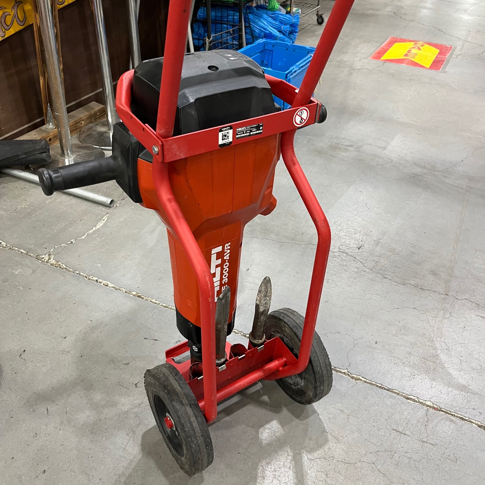 【店頭受取り限定】★ヒルティ(Hilti) コード式ハツリ機 TE3000-AVR【川口店】