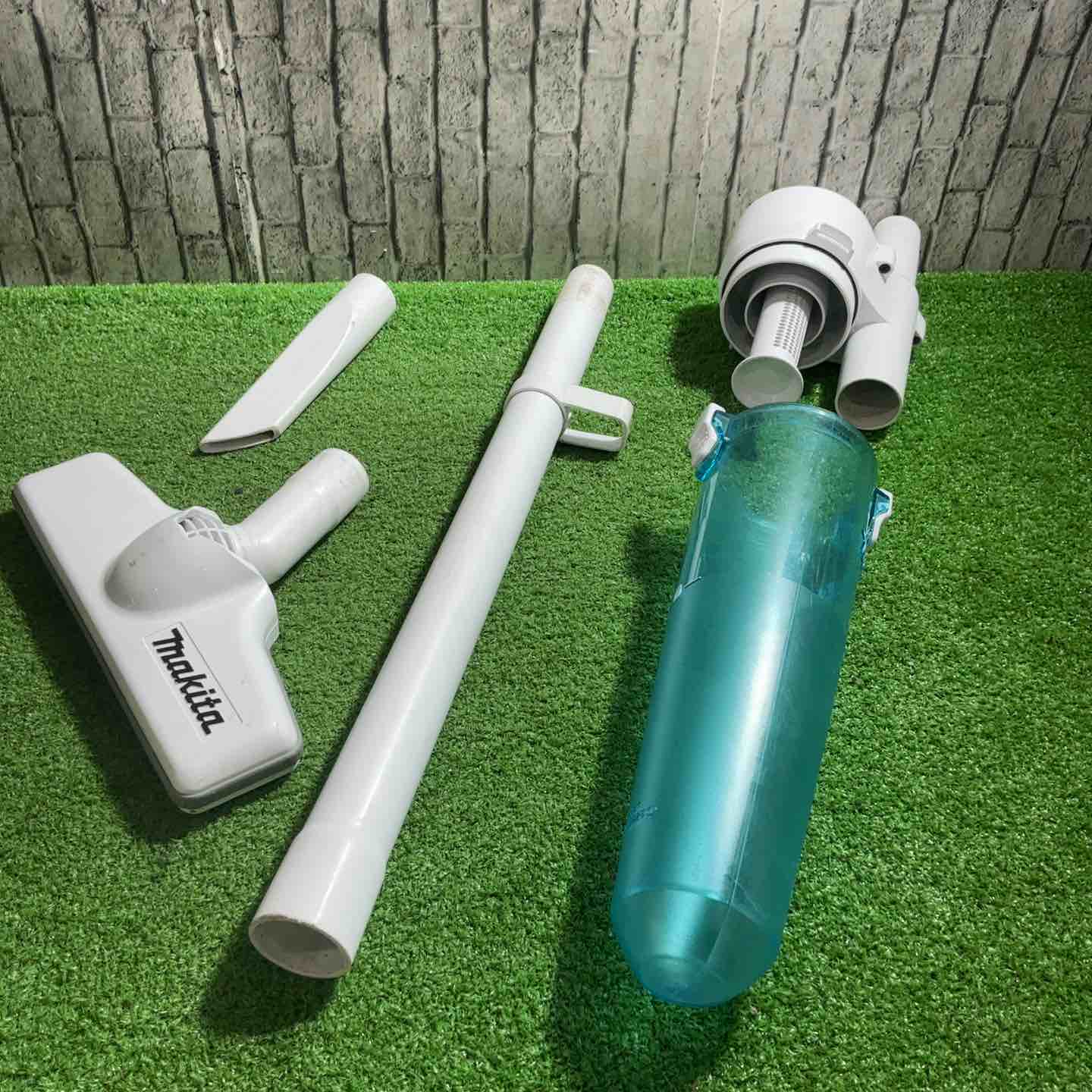 ★マキタ(makita) コードレスクリーナー CL181FDRFW 18V 動作確認済【川口店】 ☆マキタ(makita) コードレスクリーナー CL181FDRFW 18V 動作確認済