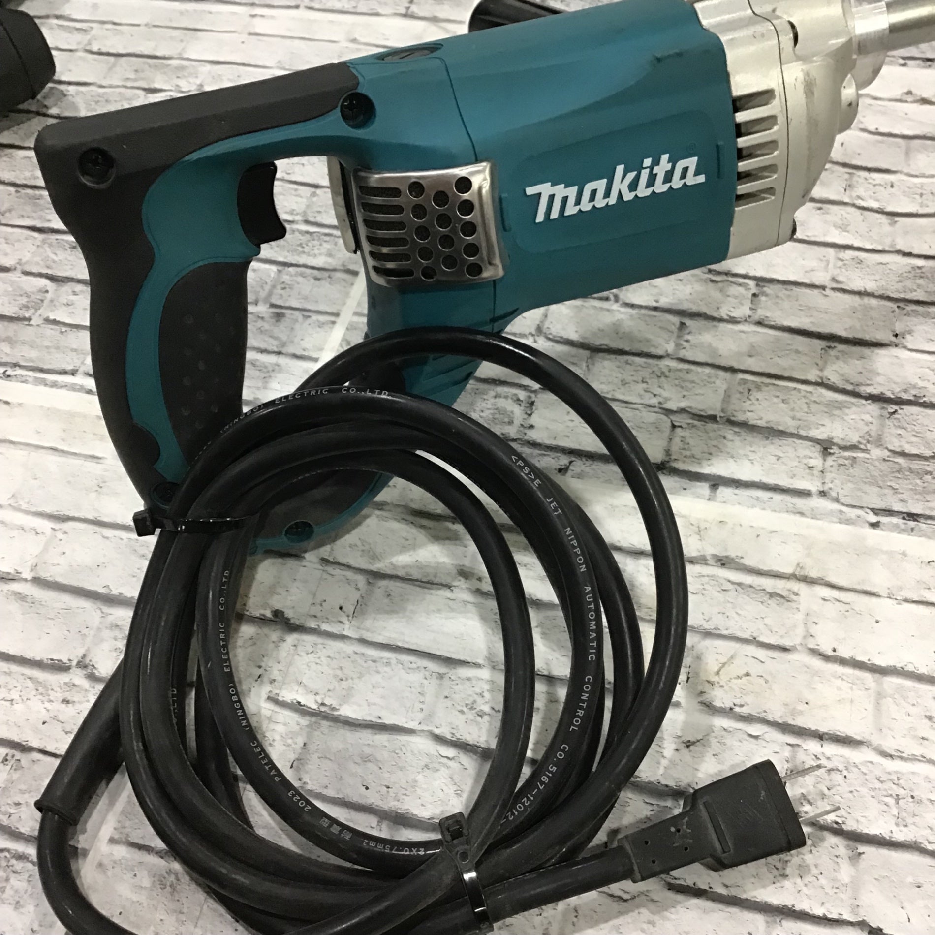 ☆マキタ(makita) コンクリートかくはん機 UT1305【川口店】 – アクト