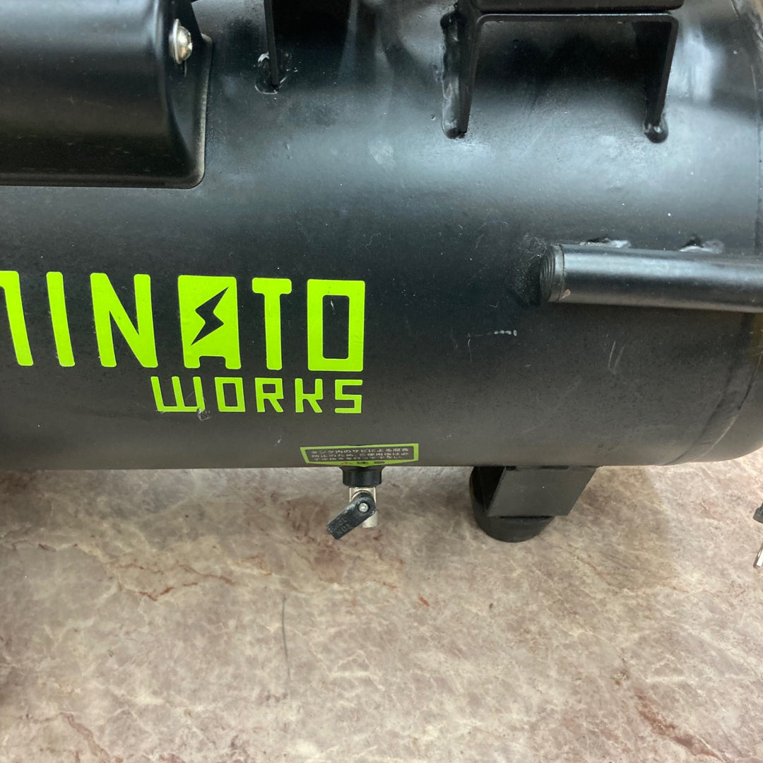 【店頭受取り限定】MINATO エアーコンプレッサー 静音オイルレス型30L CP-301A【所沢店】