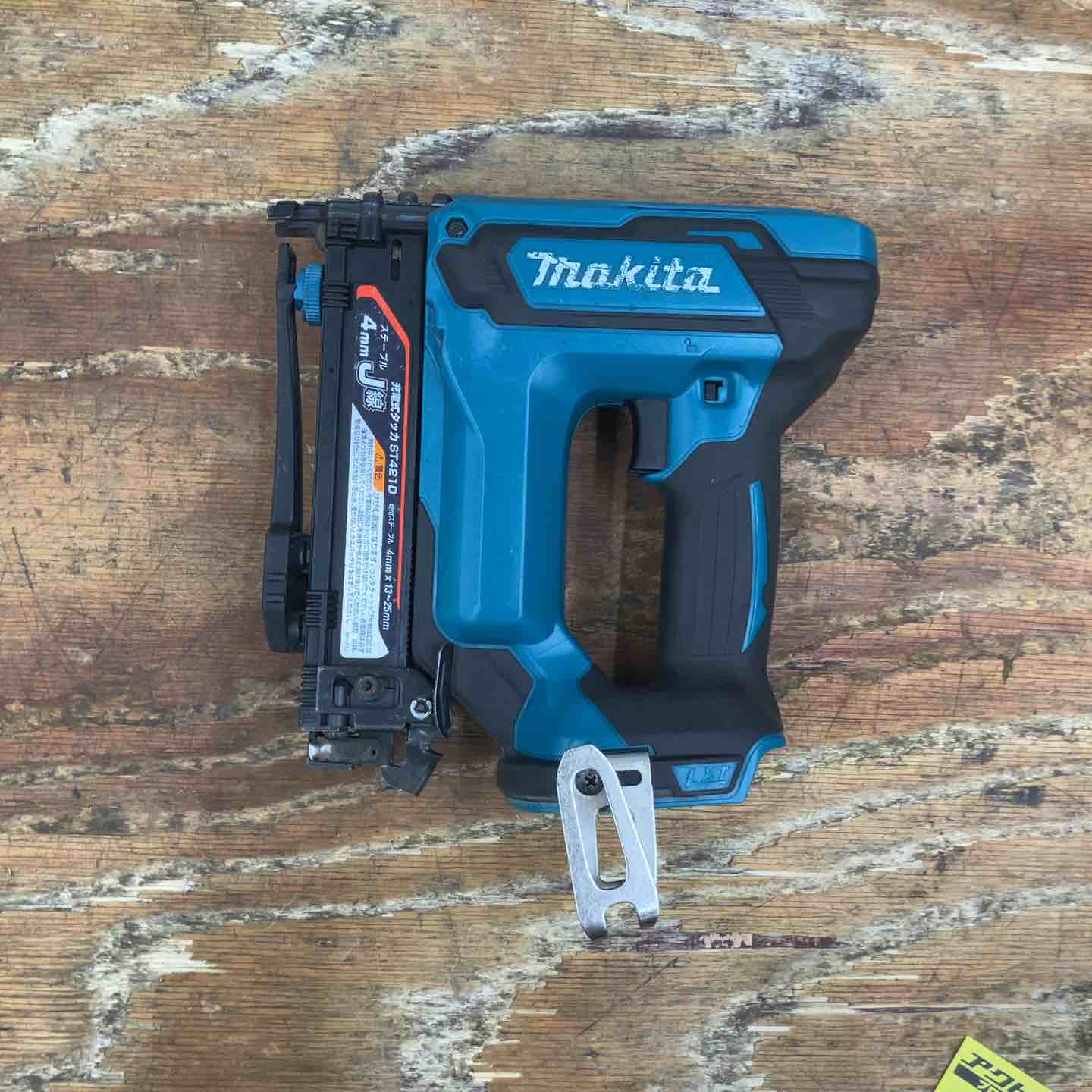 ★マキタ(makita) コードレスタッカー ST421DZK【柏店】 ☆マキタ(makita) コードレスタッカー ST421DZK【柏店】 – アクト