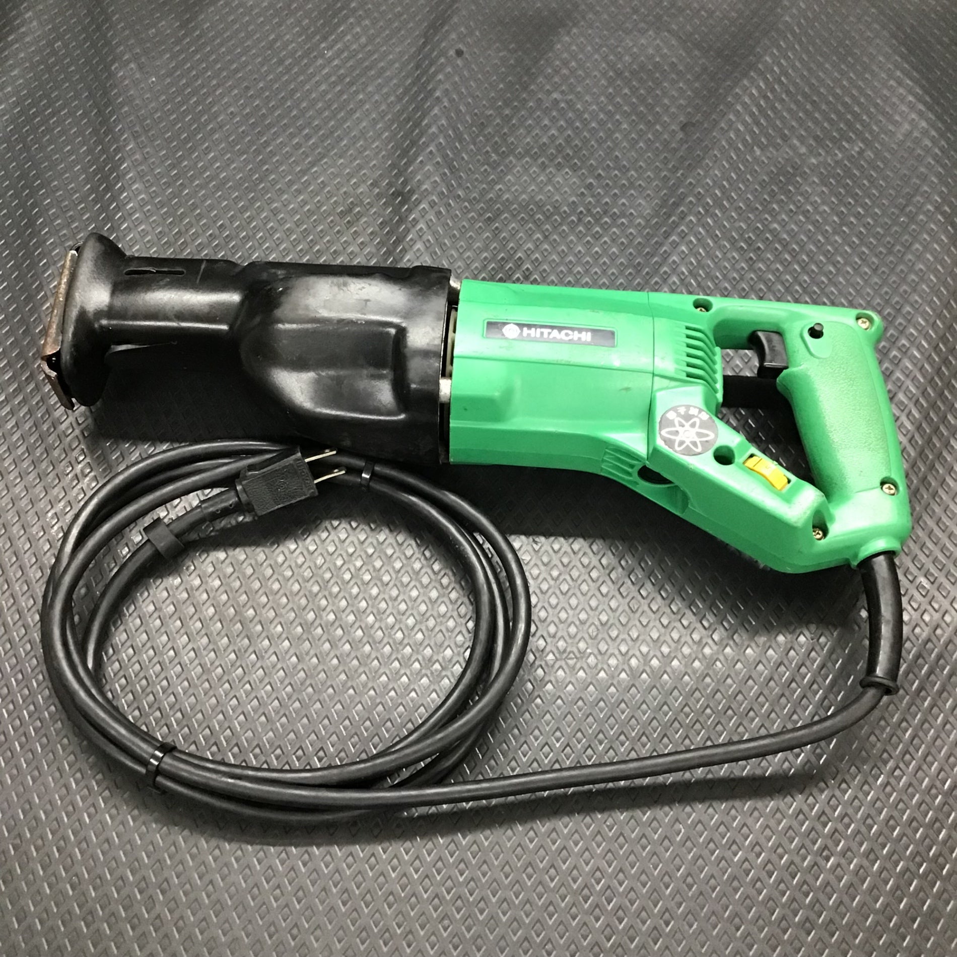 中古品】 ハイコーキ/HIKOKI ※旧:日立工機 電子セーバソー CR12V 中古品】 ハイコーキ/HIKOKI ※旧:日立工機 電子セーバソー CR12V