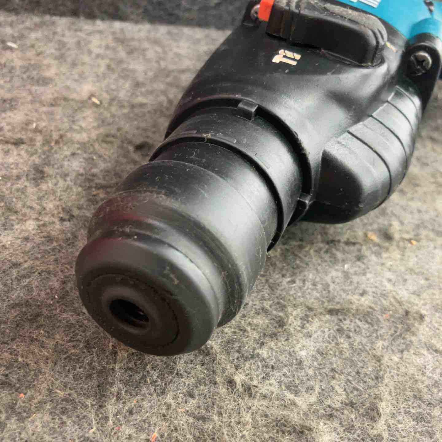 ☆マキタ(makita) コードレスハンマドリル HR162DRFX【鴻巣店