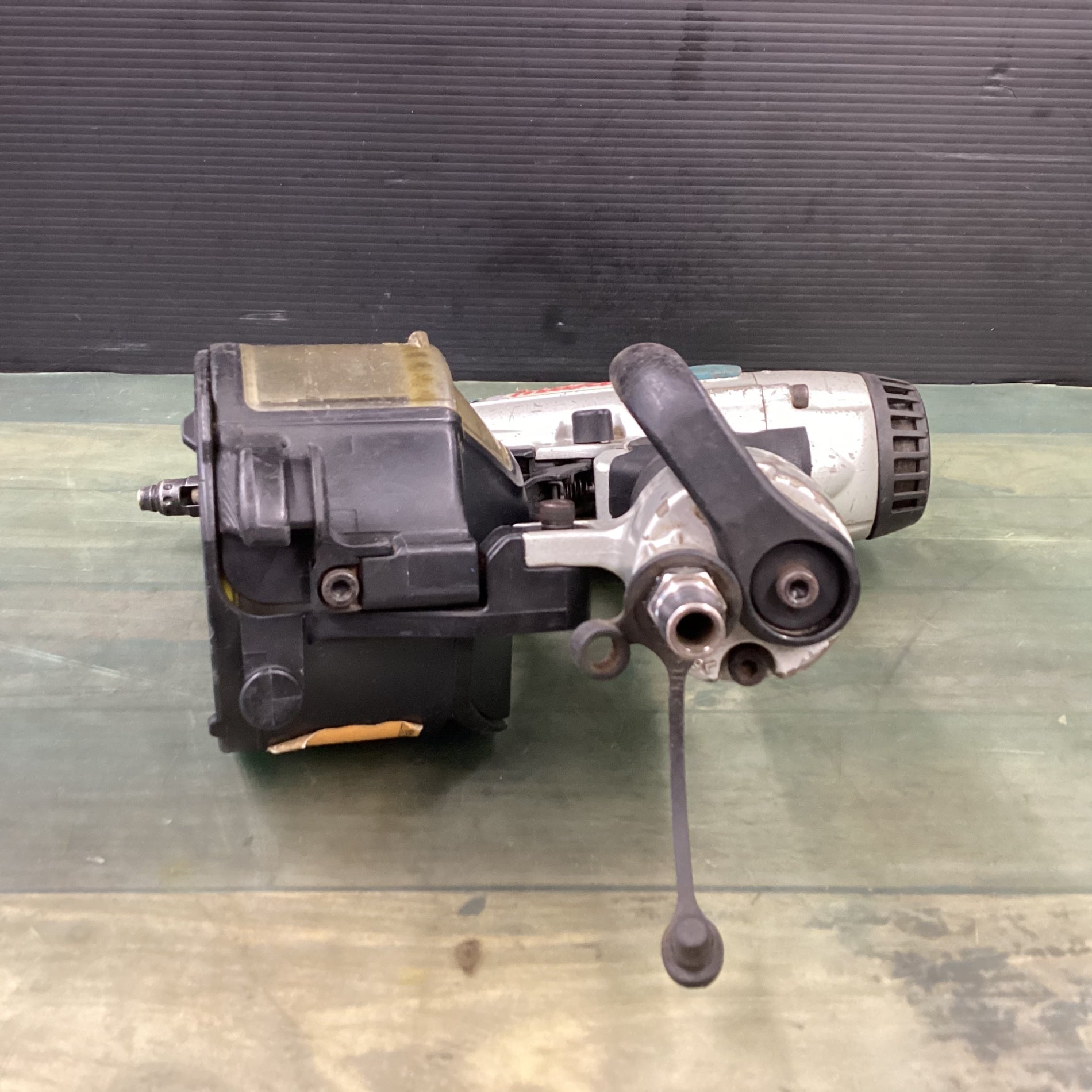 マキタ(makita) 50mm 常圧エア釘打 AN504A 【東大和店】 – アクト