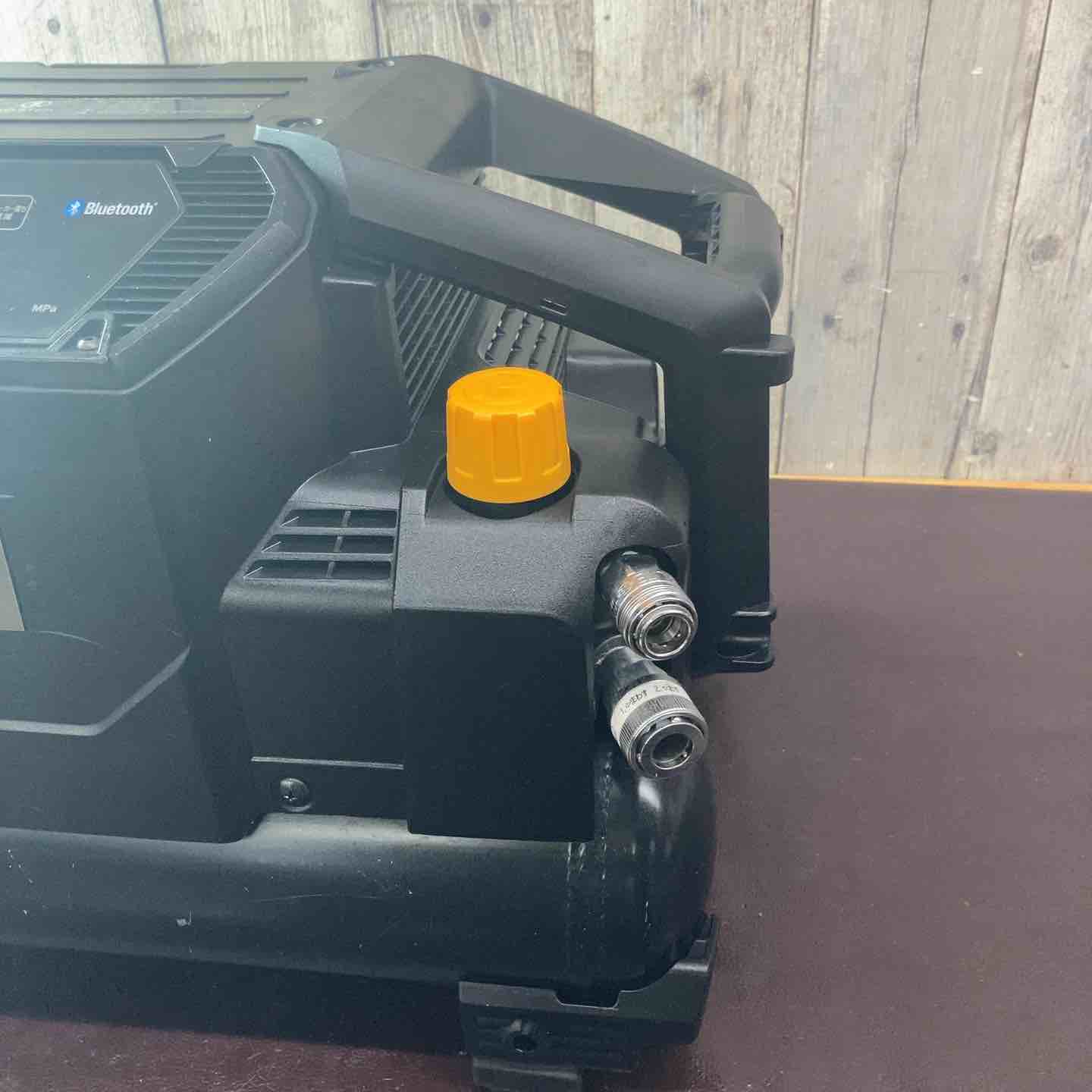 中古品】 マックス(MAX) エアコンプレッサー AK-HL1310E_ブラック
