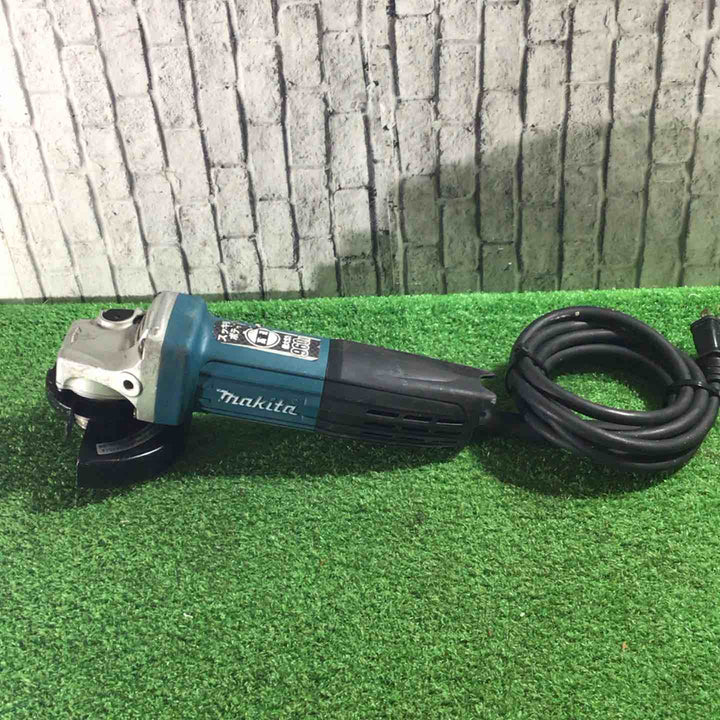 ☆マキタ(makita) 100mmディスクグラインダー GA4031 100V 動作確認済 【川口店】