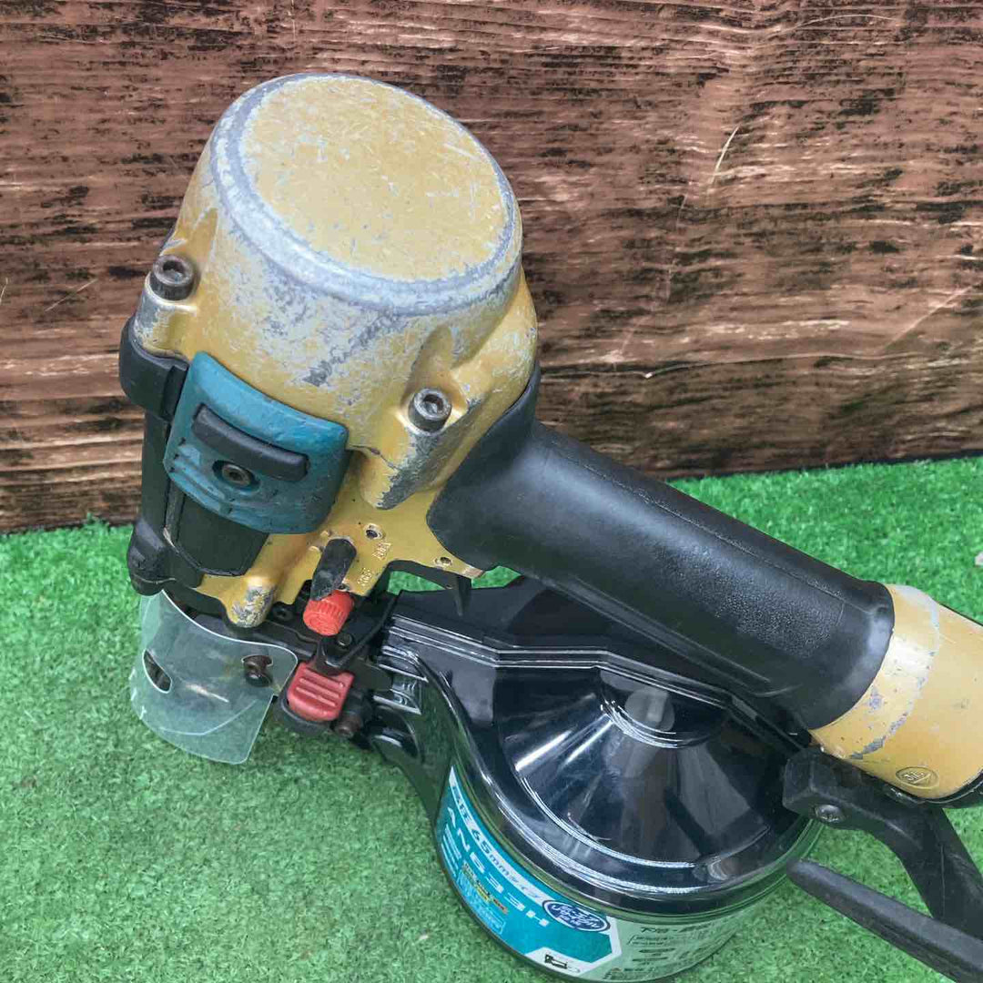 【中古品】makita/マキタ 65mm 高圧エア釘打 エアダスタ付 ゴールド AN633HSP1【川越店】