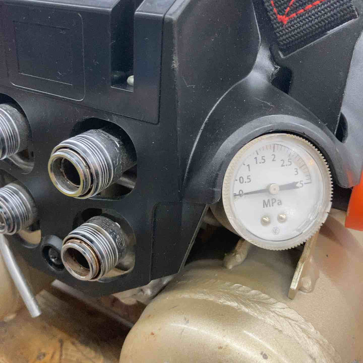 メーカー修理品！★マックス(MAX) エアコンプレッサー AK-HL1110E【所沢店】