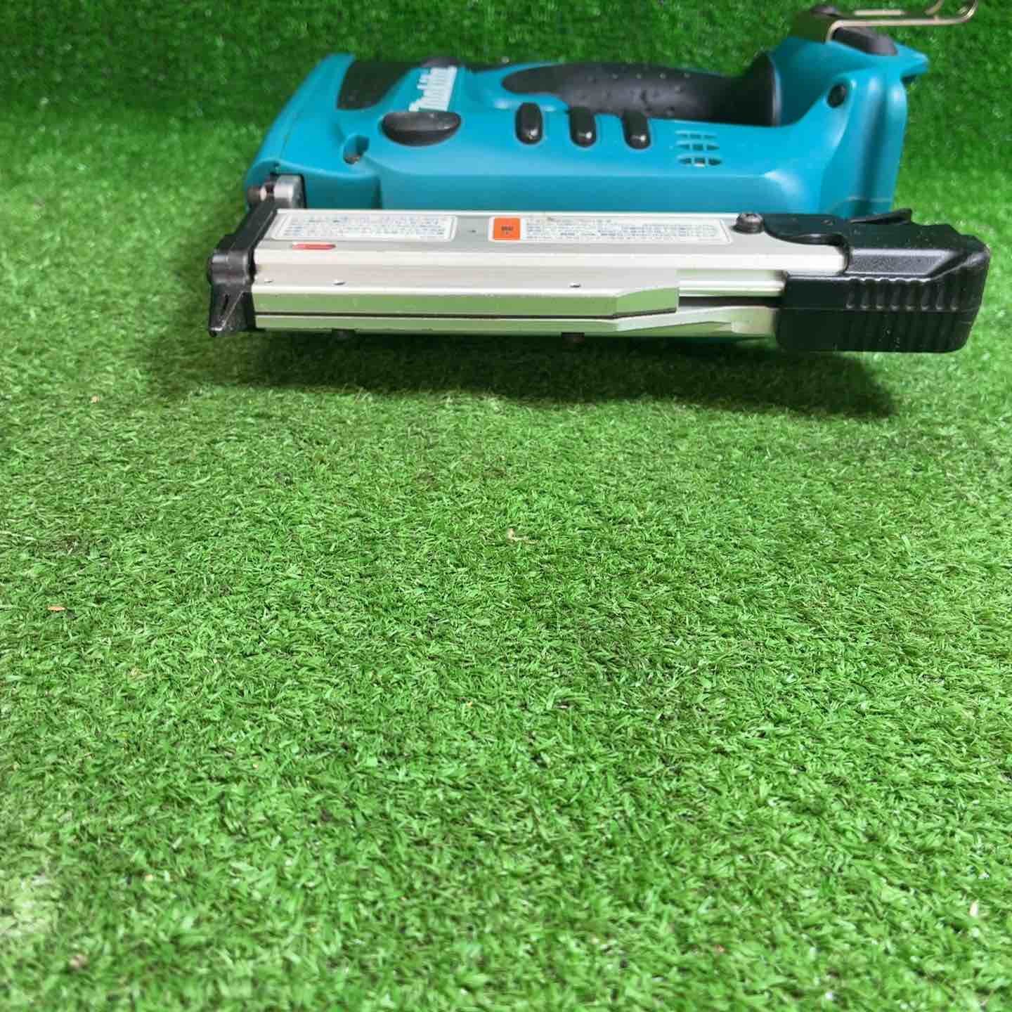 中古品】 マキタ(makita) コードレスピンタッカ PT350DZ 【藤沢店