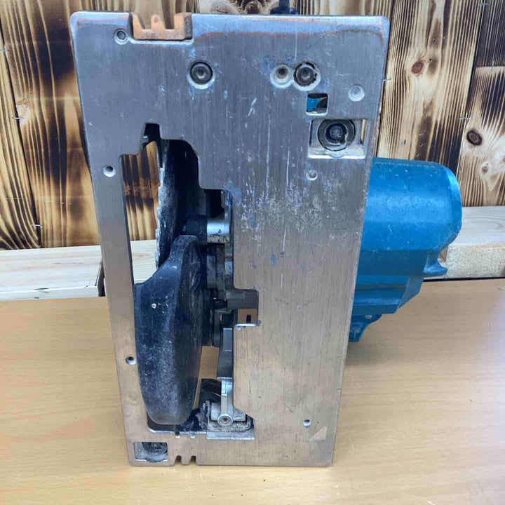 マキタ(makita) コードレス丸のこ HS631DZ DIY 木材 プラスチック 金属 コンクリート 切断 直線切り 角材の横引き 縦切り 溝掘り 留め継ぎ 【越谷店】