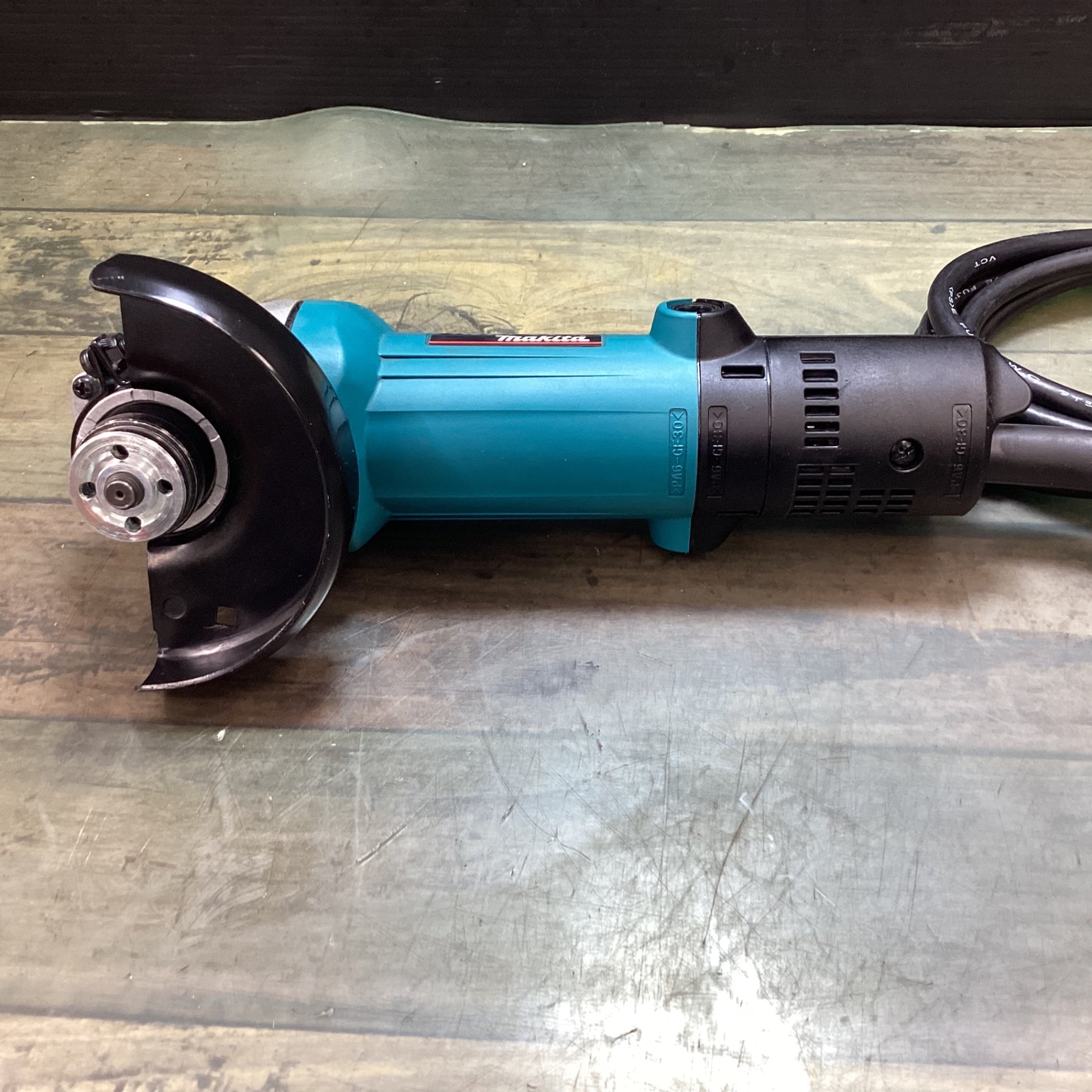 マキタ(makita) 100mmディスクグラインダ 9533B 【東大和店】 – アクト