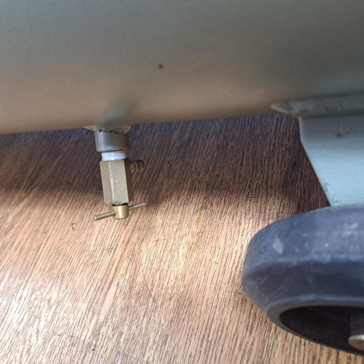 【店頭受取り限定】◇アネスト岩田(IWATA) レシプロコンプレッサー OCS-265P-1D 三相200V 2馬力 約72L 充填時間約3分15秒 1.5Kw【岩槻店】