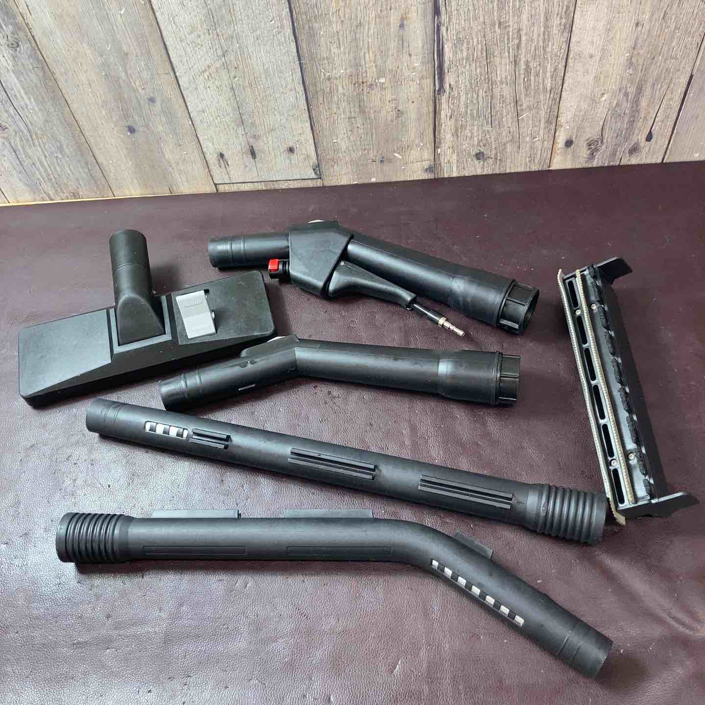 中古品】蔵王産業 DUSTER バキュームクリーナー 乾湿両用掃除機【東大