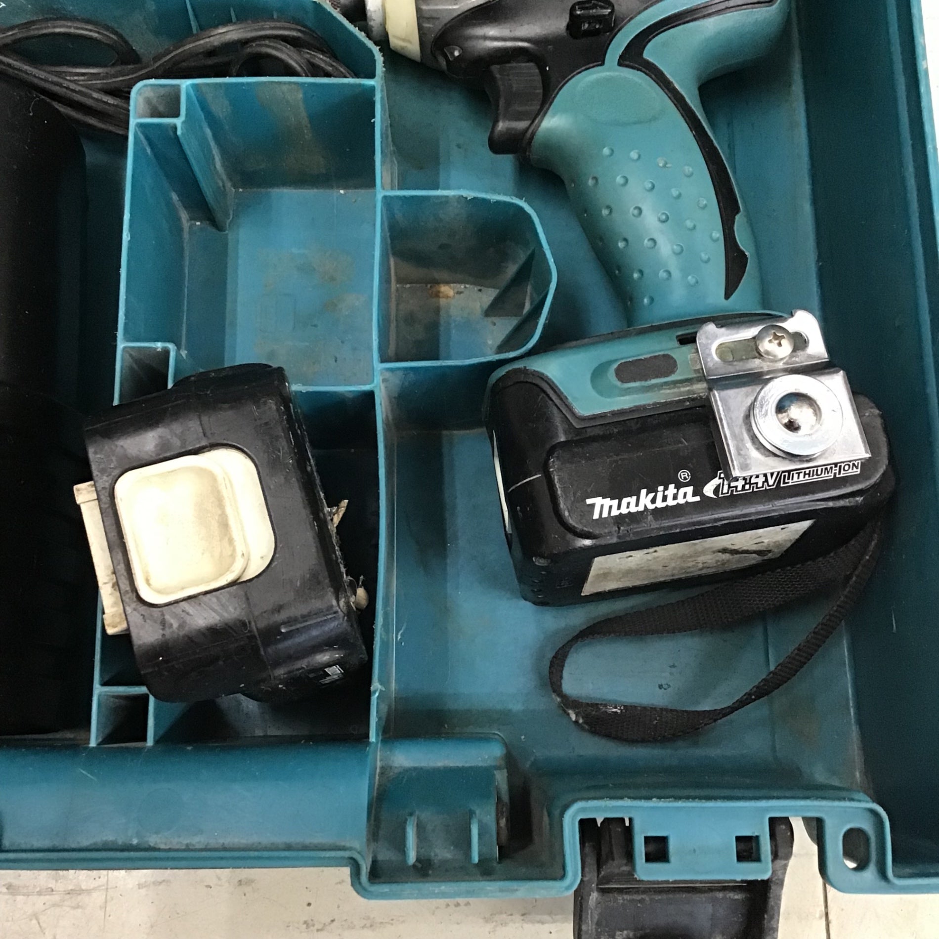 中古品】 マキタ/makita コードレスインパクトドライバー 中古品】 マキタ/makita コードレスインパクトドライバー