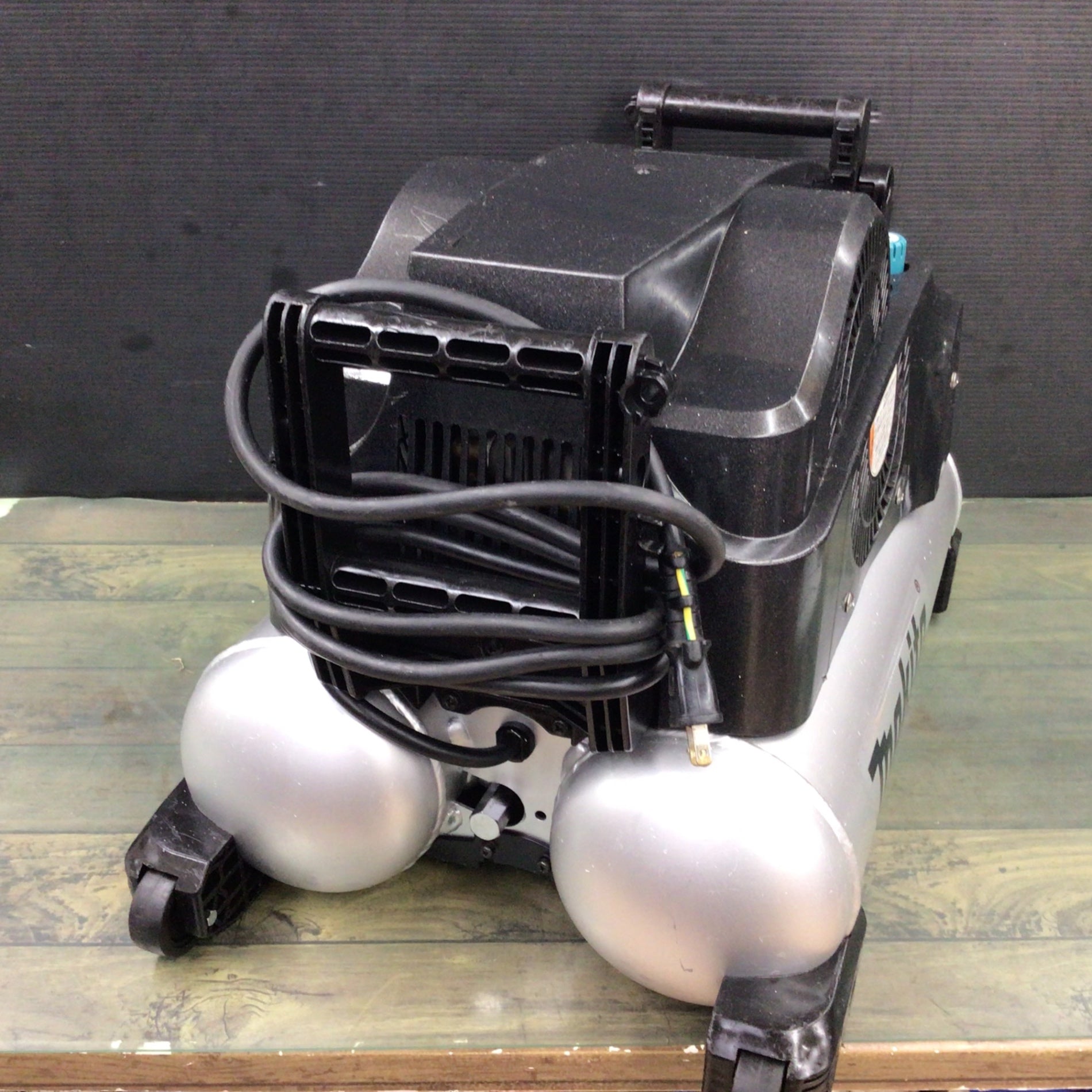 マキタ(makita) エアコンプレッサー AC430XH 【東大和店】 – アクト