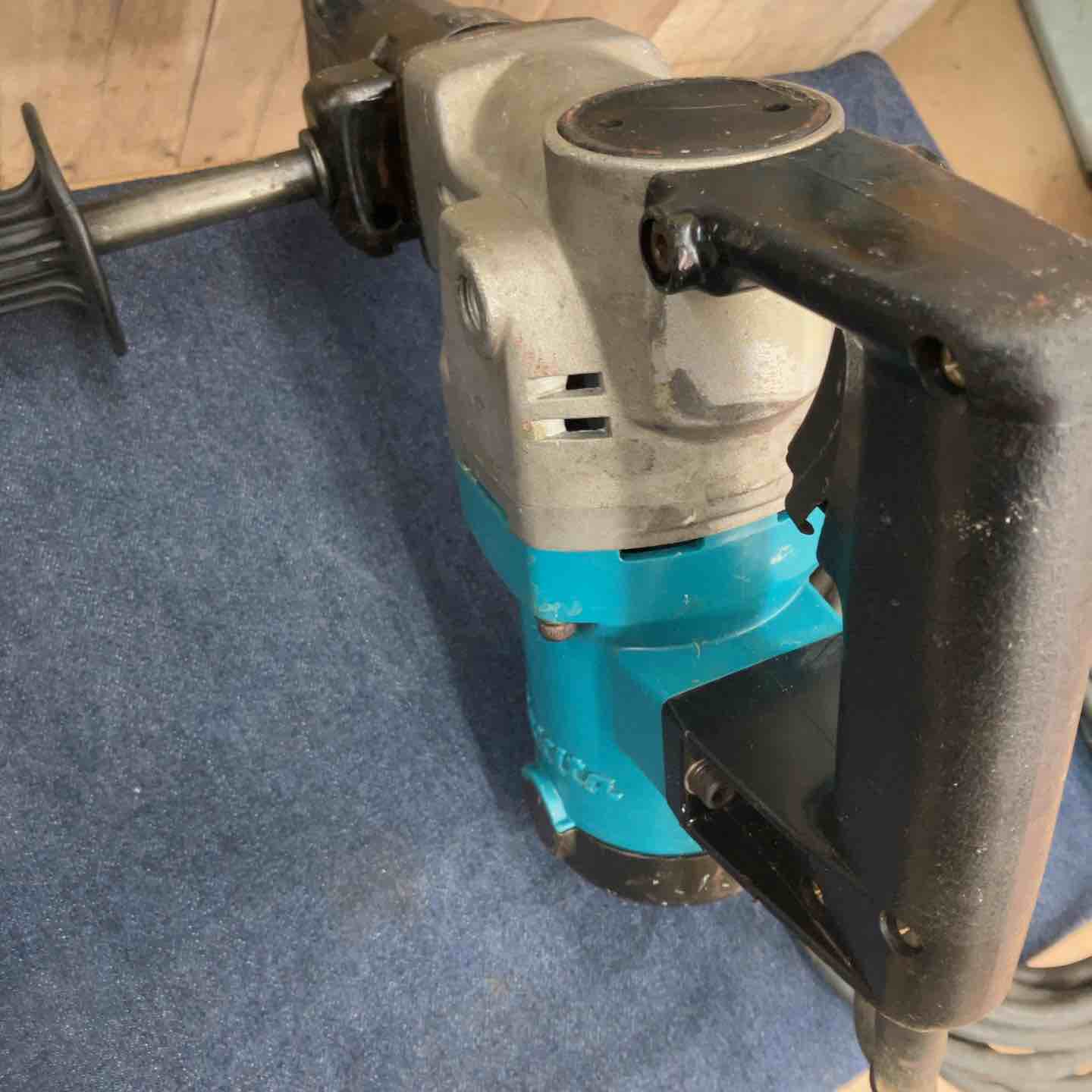 【中古品】 マキタ(makita) ハンマドリル HR3520 はつり機 【東大和店】 中古品】 マキタ(makita) ハンマドリル HR3520 100v はつり機 【東大