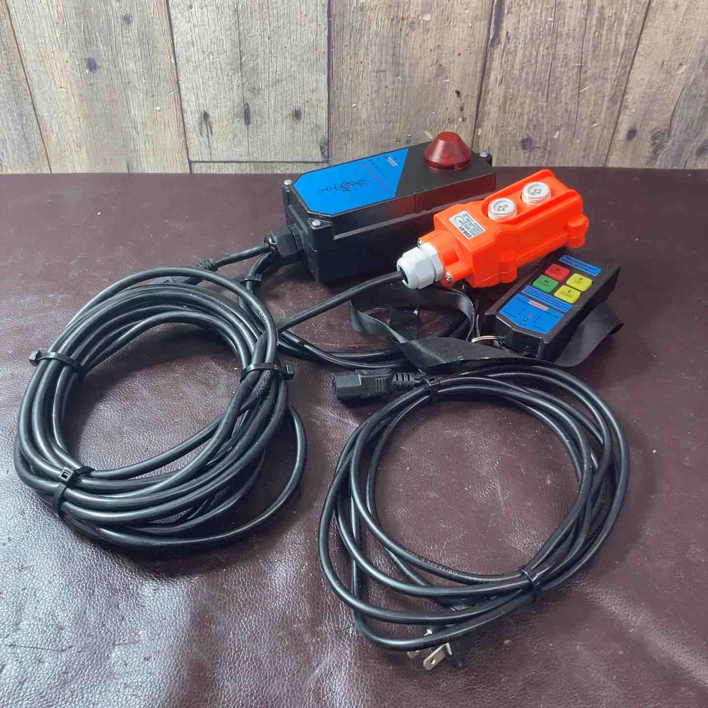 中古品】XIAOJINGANG 電動ウインチ DU-160A 無線リモコン付属【東大和