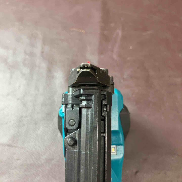 【中古品】 マキタ(makita) 18V コードレス35mm面木釘打ち機 FN350DZ バッテリー1個付属 充電式 【東大和店】