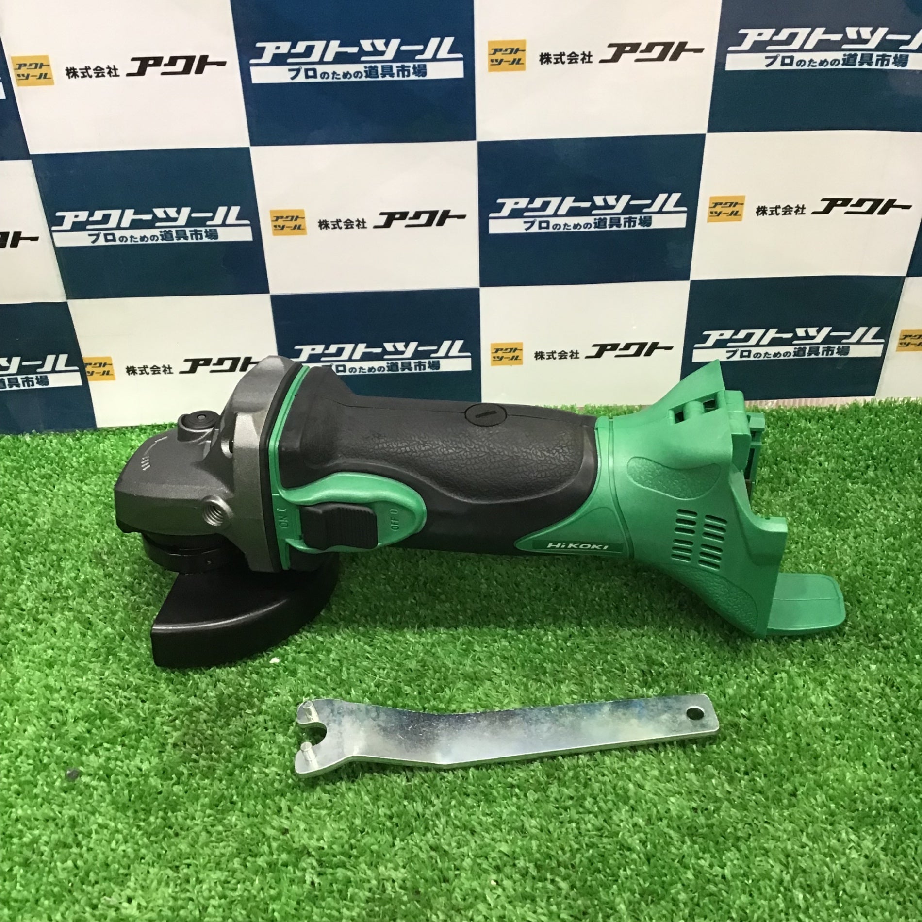 ◯makita◯ 中古品 ディスクグラインダ GA402D 激しい