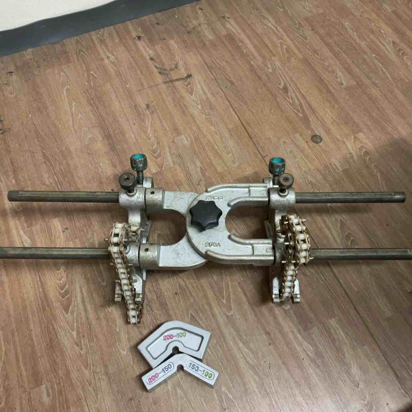 松阪鉄工所 MCC ソケットベンドチーズクランプ 200A ESEI-20N？ ライナー付き【桶川店】 松阪鉄工所 MCC ソケットベンドチーズクランプ 200A ESEI-20N