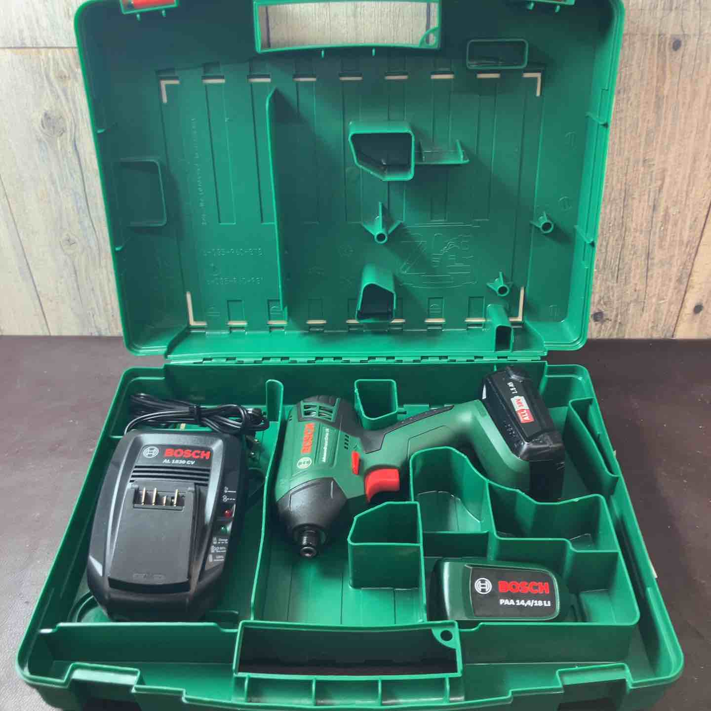中古品】 ボッシュ(BOSCH) 18Vバッテリーインパクトドライバー IPD118