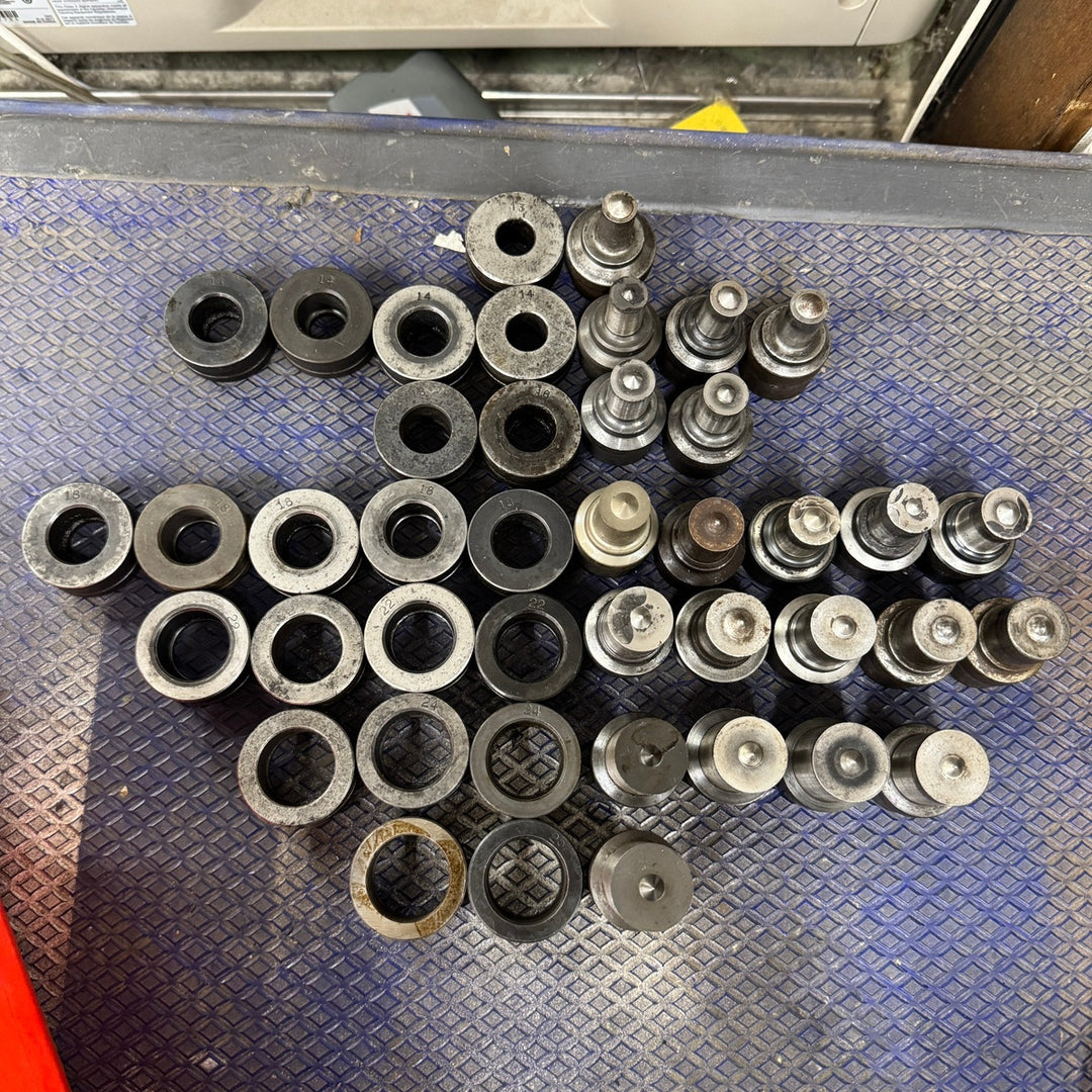 【中古・店頭受取り限定】 IKD 池田製作所 油圧パンチャー 油圧ヘッド 型式不明 油圧 三協 WP-H2SW 油滲み有り 【桶川店】
