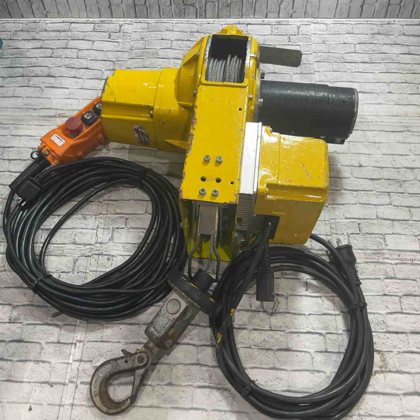 【中古品】◇トーヨーコーケン(TKK) ベビーホイスト 230kg 20m BH-N820【八潮店】 中古品】◇トーヨーコーケン(TKK) ベビーホイスト 230kg 20m BH-N820