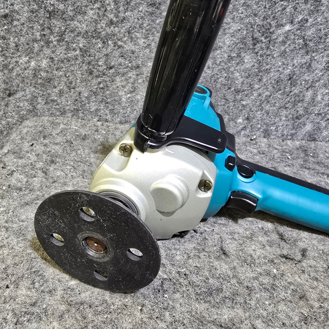 【中古品※パッド欠品※】マキタ(makita) 180mm電子ポリッシャ PV7001C【桶川店】
