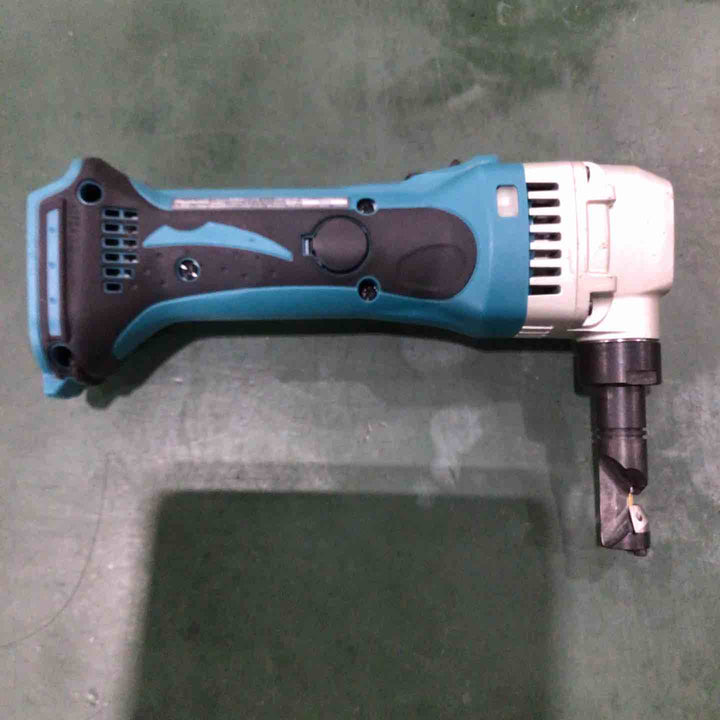 ☆マキタ(makita) コードレスニブラ JN161DZ【川口店】