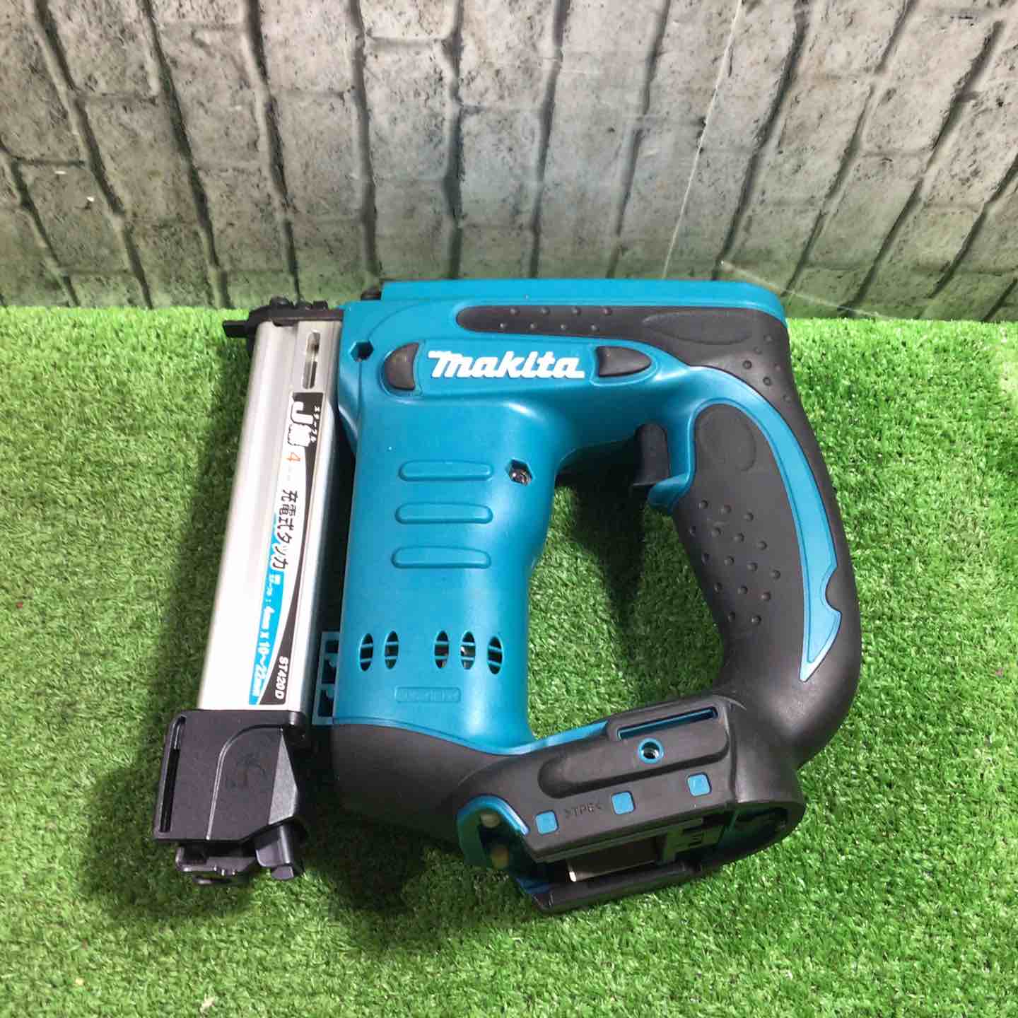 ☆マキタ(makita) コードレスタッカ ST420DZK【川口店】 ☆マキタ(makita) コードレスタッカ ST420DZK【川口店】 – アクト