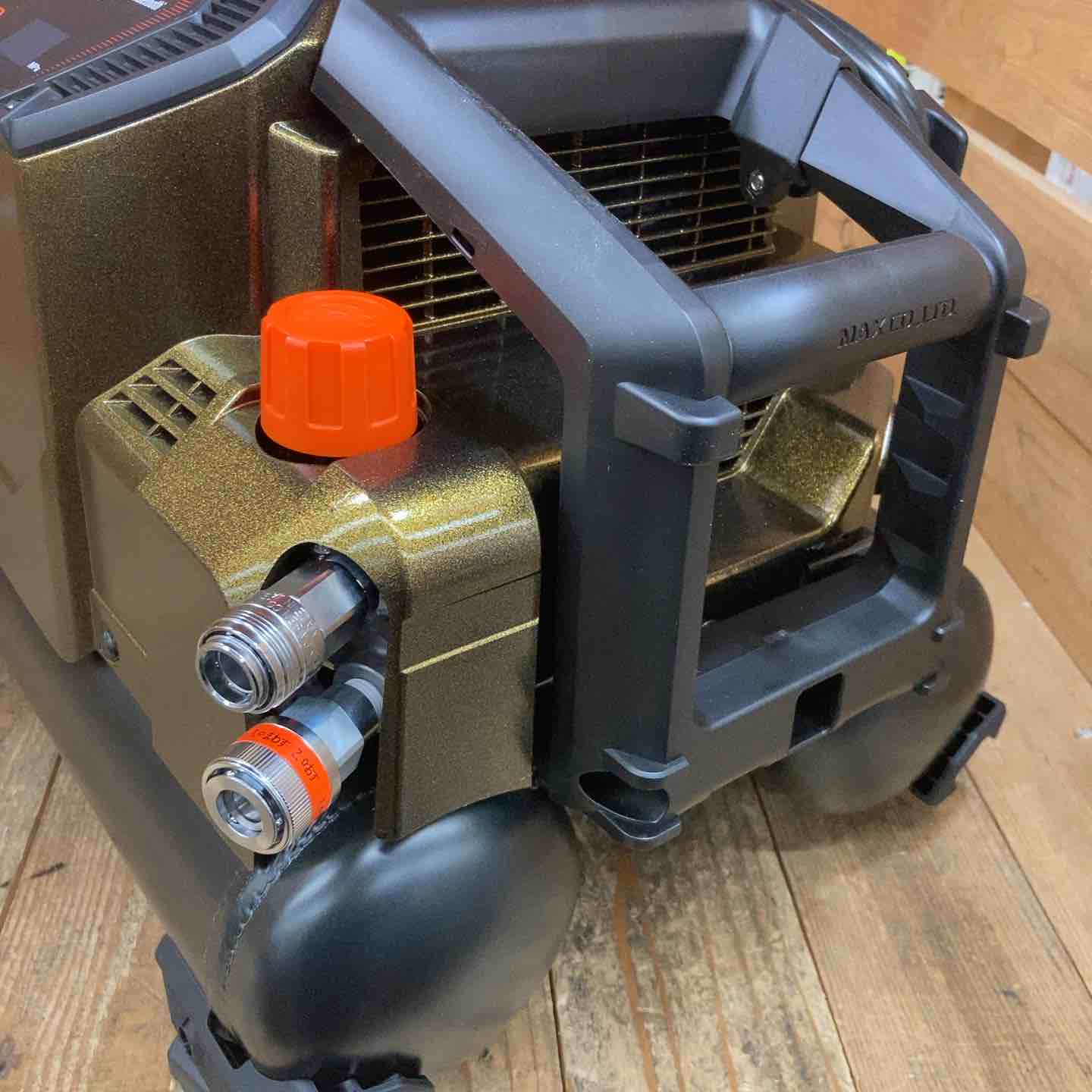 未使用品】限定カラー！☆マックス(MAX) 高圧専用コンプレッサ AK