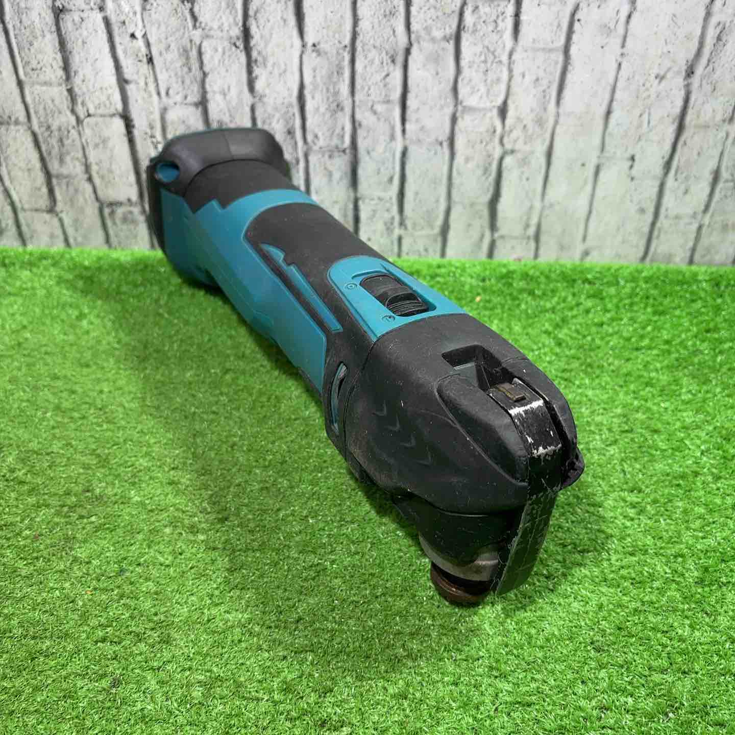 ◇マキタ Makita 18V 充電式マルチツール 本体のみ XMT03Z 海外モデル