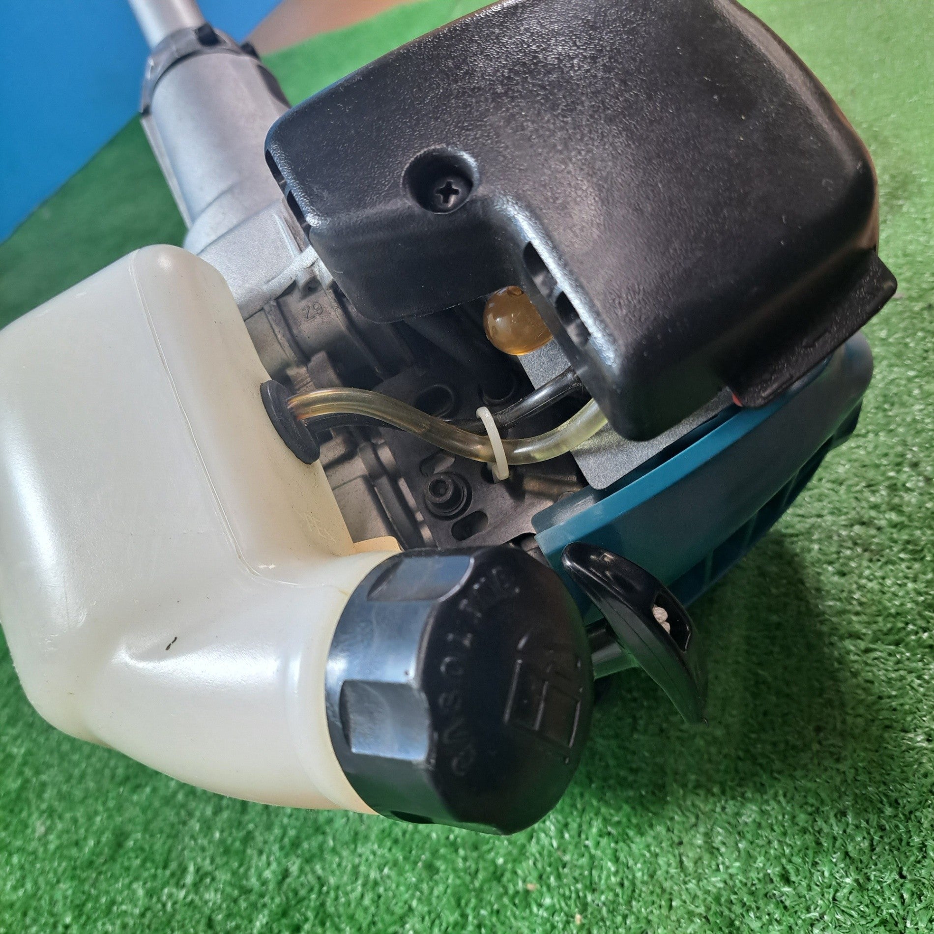 店頭受取り限定】マキタ(makita) 4ストロークエンジン刈払機 MEM428