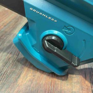 マキタ(makita) コードレスブロワ集じん機 MUB187DZ【川崎店】